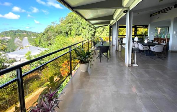 Route des plages à Remire Montjoly VILLA 5 pièce(s) 200 m2+PISCINE