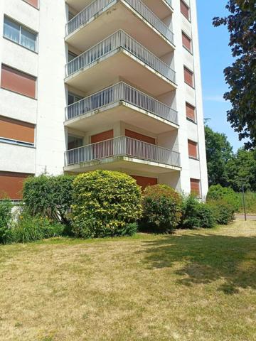 Location                                                      Appartement
                        
                     5 pièces                      124 m2                     à Saint-Sébastien-sur-Loire