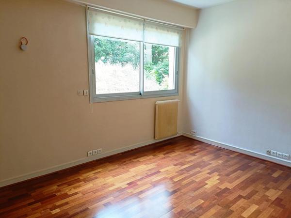 Location                                                      Appartement
                        
                     5 pièces                      124 m2                     à Saint-Sébastien-sur-Loire