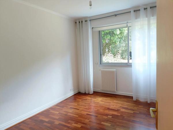 Location                                                      Appartement
                        
                     5 pièces                      124 m2                     à Saint-Sébastien-sur-Loire
