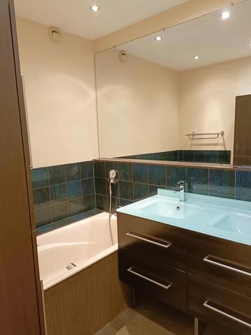 Location                                                      Appartement
                        
                     5 pièces                      124 m2                     à Saint-Sébastien-sur-Loire