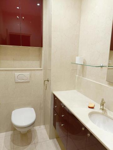 Location                                                      Appartement
                        
                     5 pièces                      124 m2                     à Saint-Sébastien-sur-Loire
