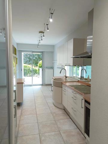 Location                                                      Appartement
                        
                     5 pièces                      124 m2                     à Saint-Sébastien-sur-Loire