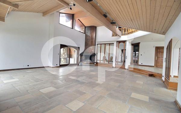 Maison à vendre    9 pièces • 681 m2 Vétraz-Monthoux