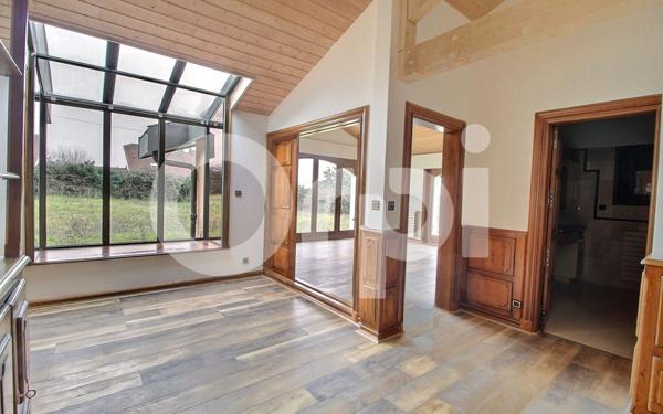 Maison à vendre    9 pièces • 681 m2 Vétraz-Monthoux