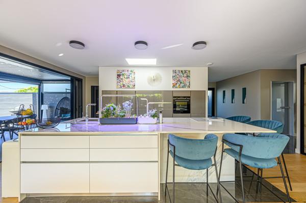 Vente Maison contemporaine Guidel 7 Pièces 184 m²