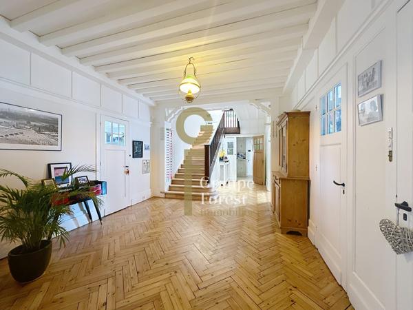 MAISON DE FAMILLE : 7/8 CHAMBRES, JARDIN, GARAGES