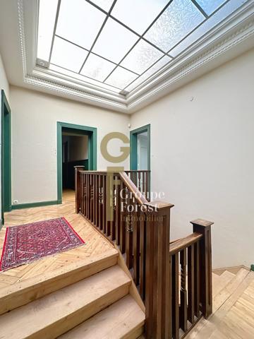 MAISON DE FAMILLE : 7/8 CHAMBRES, JARDIN, GARAGES
