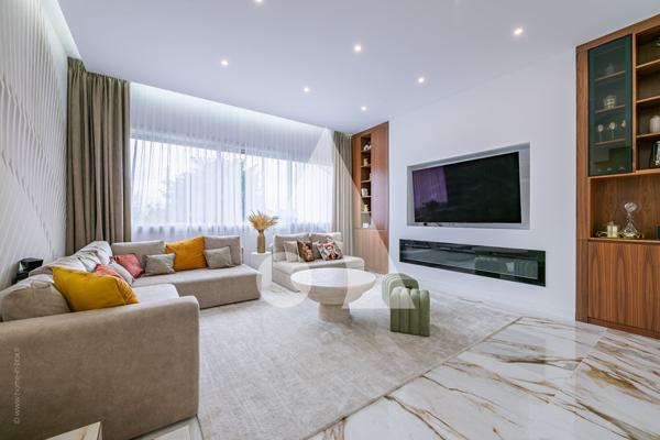 Maison 7 pièces 216 m2