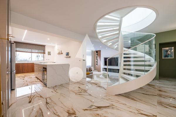 Maison 7 pièces 216 m2