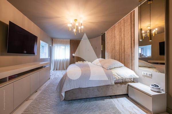 Maison 7 pièces 216 m2