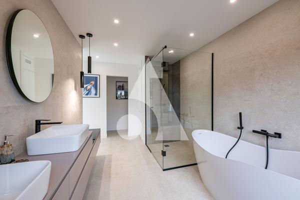 Maison 7 pièces 216 m2