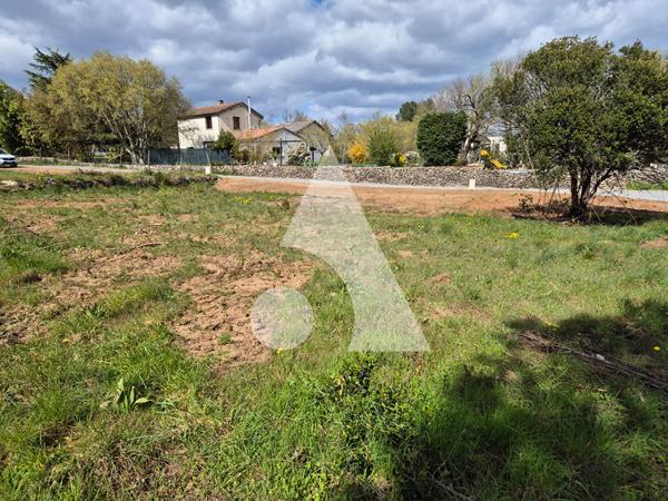 Terrain 768 m2
