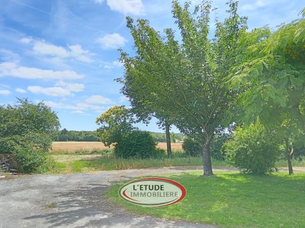 Nozay - Authentique longère de plain-pied avec plus de 2 900 m² de terrain et nombreuses dépendances