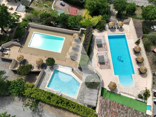 Maison 1570 m2