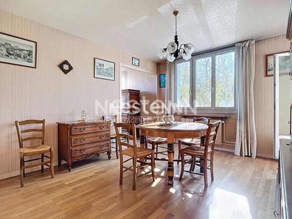 VILLEFRANCHE SUR SAONE OUEST - T2 avec cave et garage fermé - proche centre-ville