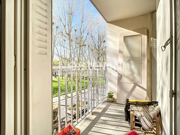 VILLEFRANCHE SUR SAONE OUEST - T2 avec cave et garage fermé - proche centre-ville