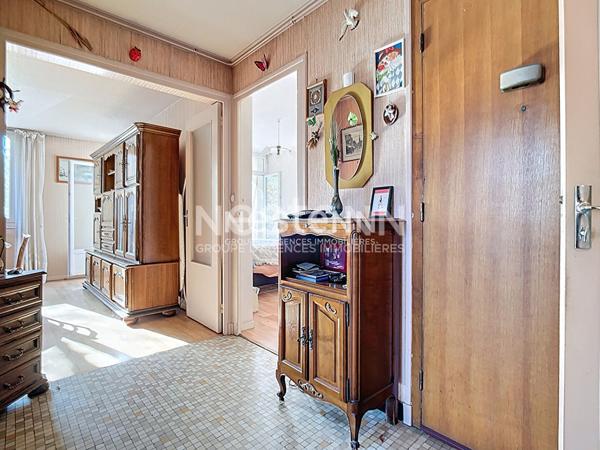 VILLEFRANCHE SUR SAONE OUEST - T2 avec cave et garage fermé - proche centre-ville