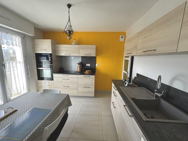 CANCLAUX SUPERBE APPARTEMENT DERNIER ETAGE DE 5 PIECES AVEC TERRASSES ET BALCON, CAVE ET STATIONNEMENTS