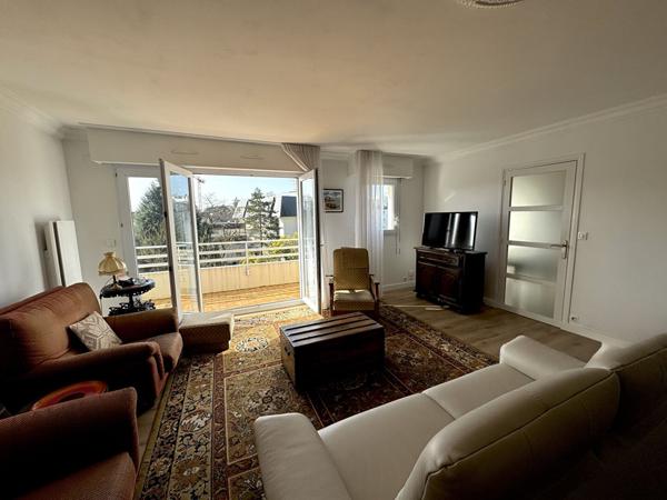 CANCLAUX SUPERBE APPARTEMENT DERNIER ETAGE DE 5 PIECES AVEC TERRASSES ET BALCON, CAVE ET STATIONNEMENTS