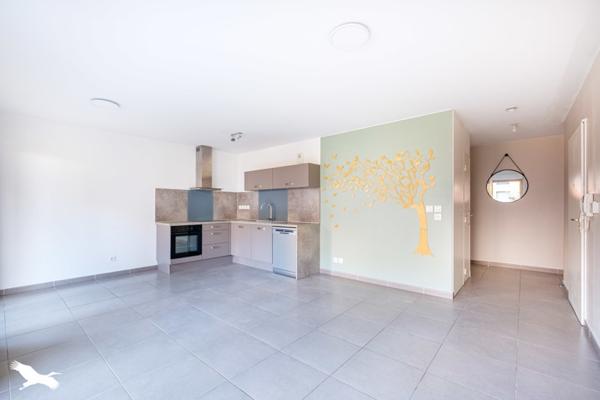 Appartement à vendre |  Bron |  4 pièces | 75 m²