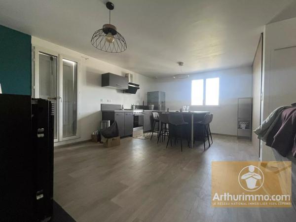 Location                                                      Maison
                        
                     4 pièces                      91 m2                     à Saint-Germain-du-Teil