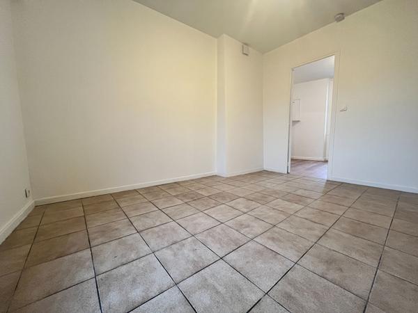 Appartement 2 pièces au coeur du centre ville de DOURDAN!