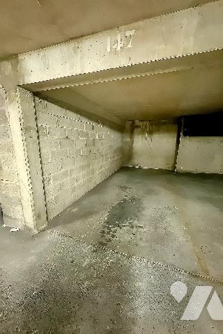 Place de parking avec possibilité de box - Rue Philippe de Girard, Paris 18e