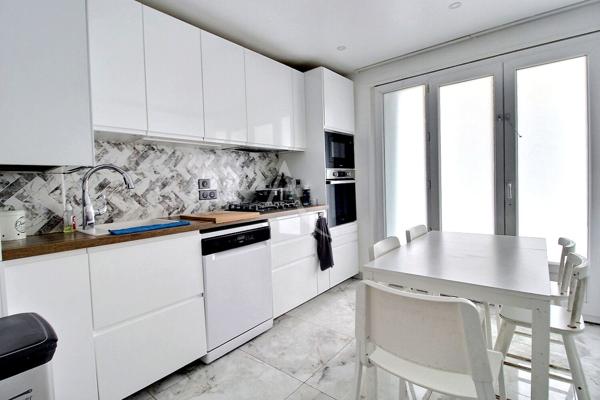 Appartement 5 pièces 103 m² Maurepas Centre