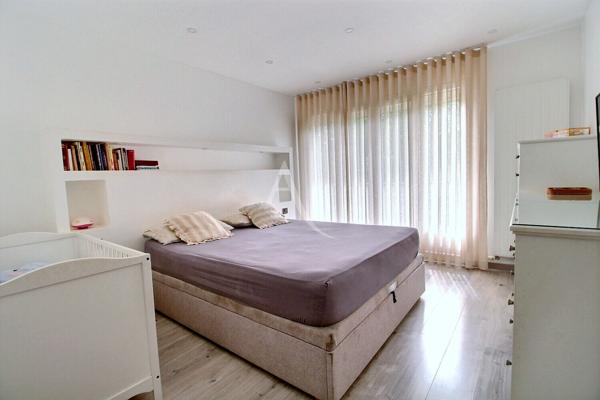 Appartement 5 pièces 103 m² Maurepas Centre