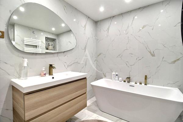 Appartement 5 pièces 103 m² Maurepas Centre