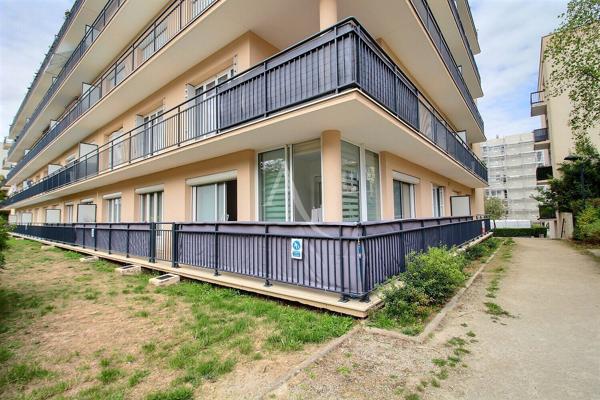 Appartement 5 pièces 103 m² Maurepas Centre