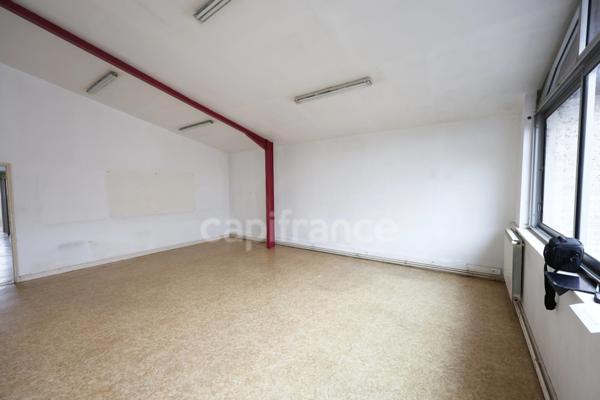 Bureaux fonctionnels à Angoulême 190 m2, proche gare et centre-ville faible loyer