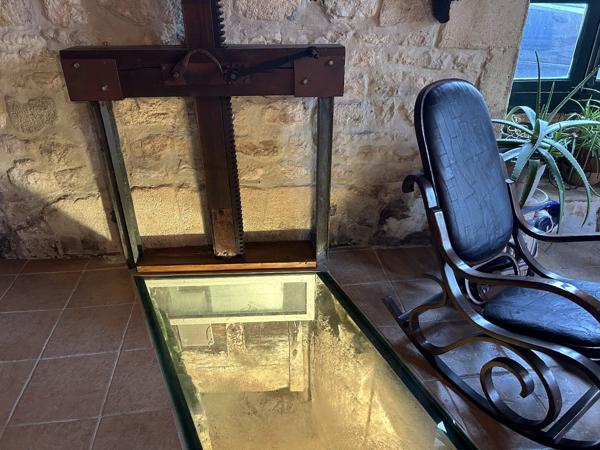 Ancien moulin à eau, une opportunité d'investissement, tout-à-l'égout avec potentiel de construction de plusieurs logements. Saint jean d angely