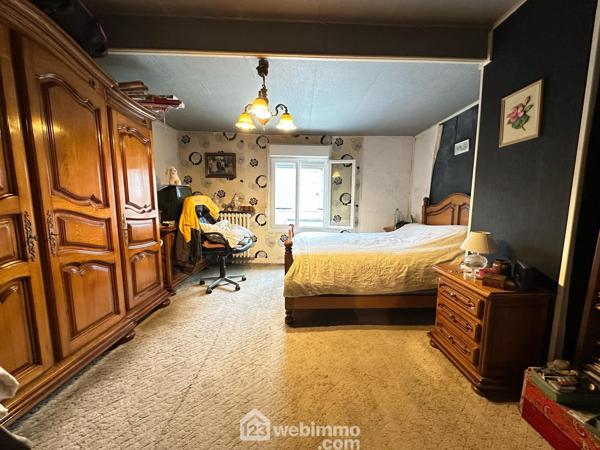 Maison 305 m² à Crécy-sur-Serre 02270