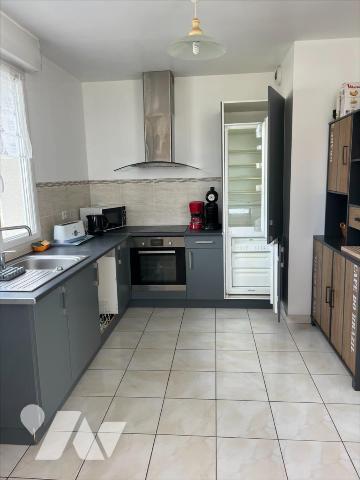 Maison d'habitation de 2013 , vue mer comprenant au rez-de-chaussée : entrée, salon/séjour, cui...