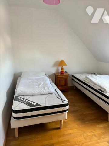 Maison d'habitation de 2013 , vue mer comprenant au rez-de-chaussée : entrée, salon/séjour, cui...
