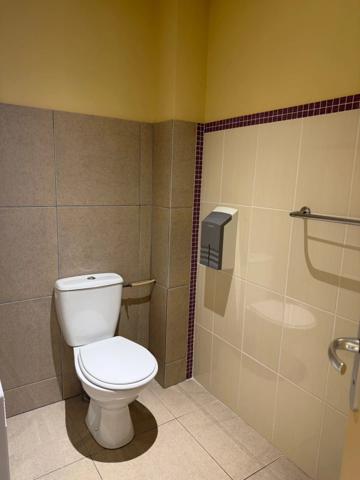 Location                                                      Local commercial
                        
                     4 pièces                      120 m2                     à Druelle Balsac