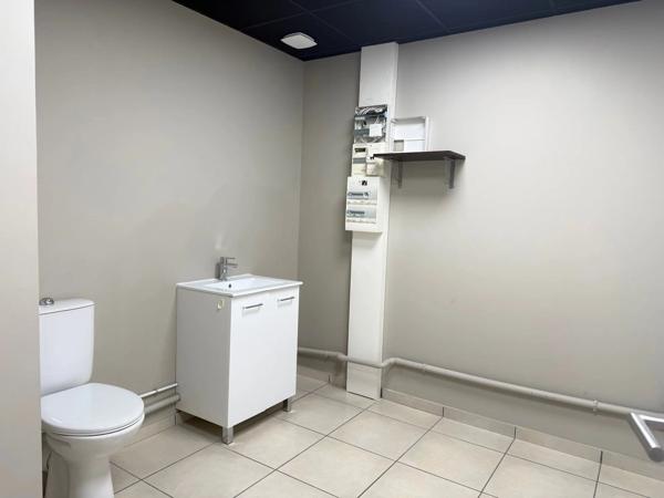 Location                                                      Local commercial
                        
                     4 pièces                      120 m2                     à Druelle Balsac