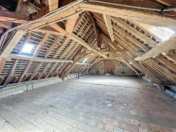 propriété 26Ha + maison + bâtiments agricoles + piste