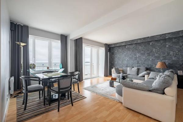 T5 vue mer 3 suites stationnement.