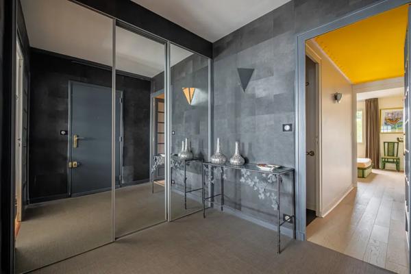 T5 vue mer 3 suites stationnement.