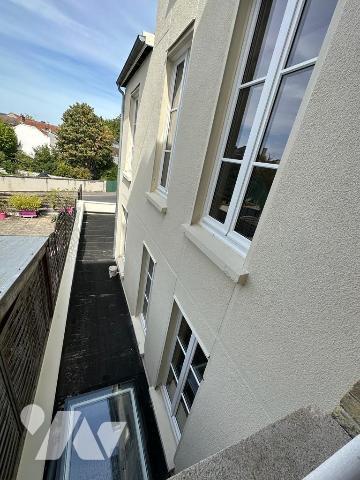 A VENDRE A EPERNAY - IMMEUBLE A USAGE DE COMMERCE ET D'HABITATION