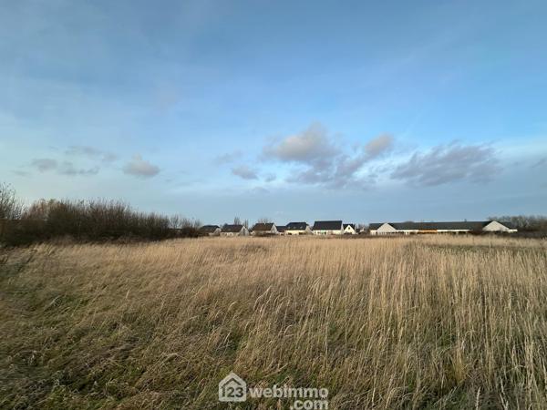 Terrain constructible 4500 m² à Chambry 02000