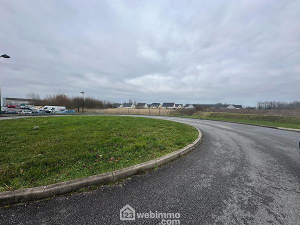 Terrain constructible 4500 m² à Chambry 02000
