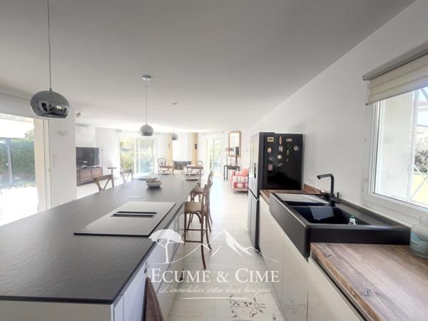 Villa rénovée avec piscine et grand studio indépendant