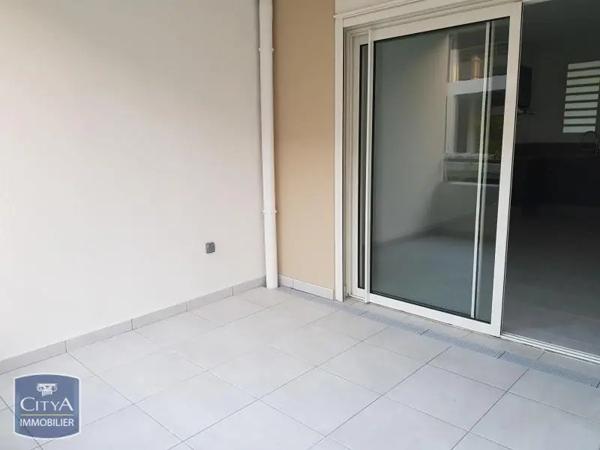 Appartement à louer 2 pièces 44m² Saint-Denis (97417)