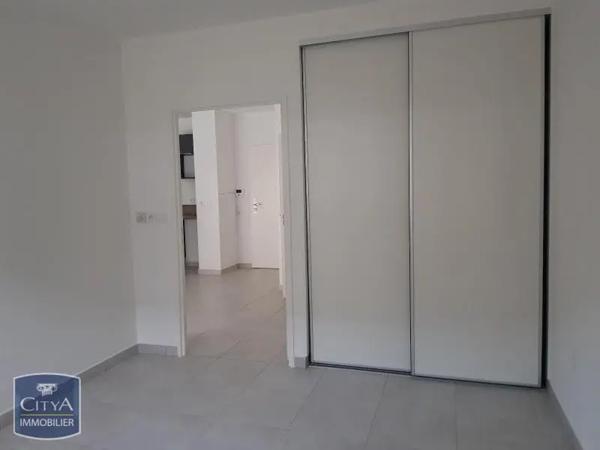 Appartement à louer 2 pièces 44m² Saint-Denis (97417)