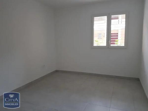 Appartement à louer 2 pièces 44m² Saint-Denis (97417)