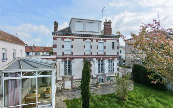 Maison à vendre    7 pièces • 190,05 m2 Chartres